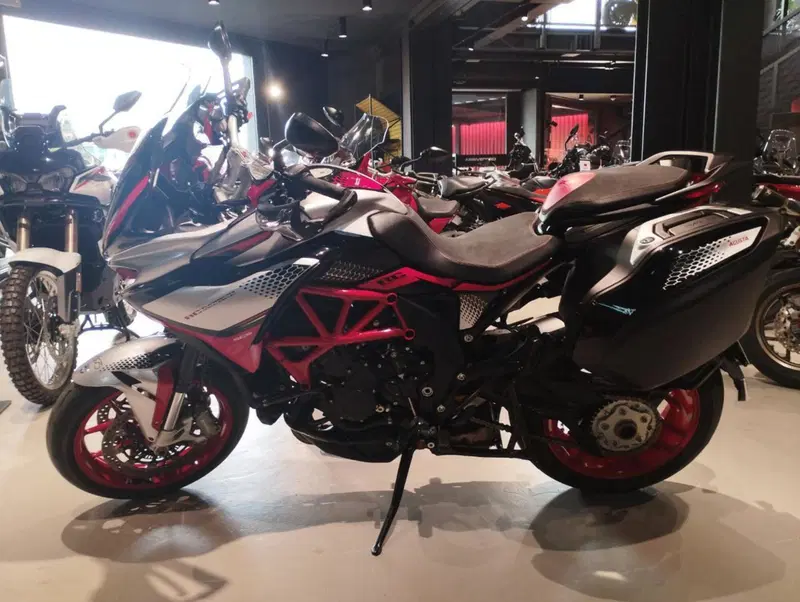 MV Agusta Turismo Veloce 800 RC SCS (2021 - 22) (7)