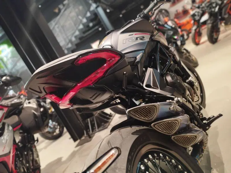 MV Agusta Dragster 800 RR (2021 - 23) (5)