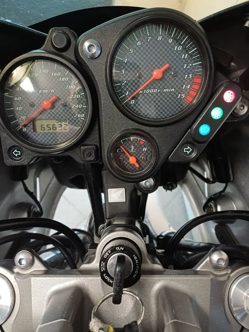 Honda Hornet 600 (5)