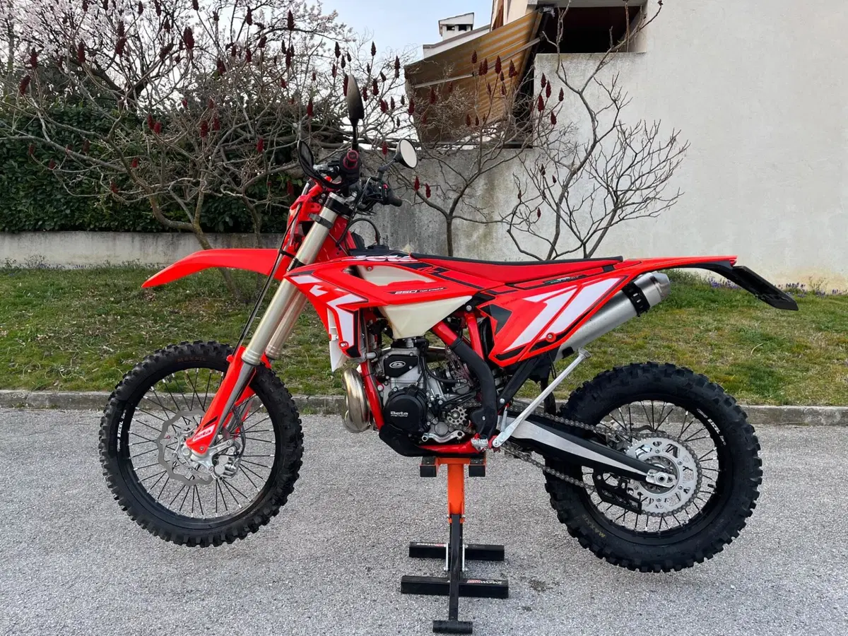 Betamotor RR 250 2T Enduro (2024) (8)