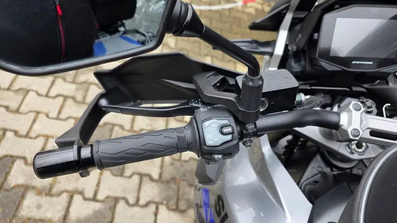 Suzuki V-Strom 1050XT (2020 - 23) (15)