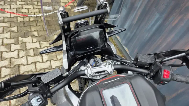 Suzuki V-Strom 1050XT (2020 - 23) (6)