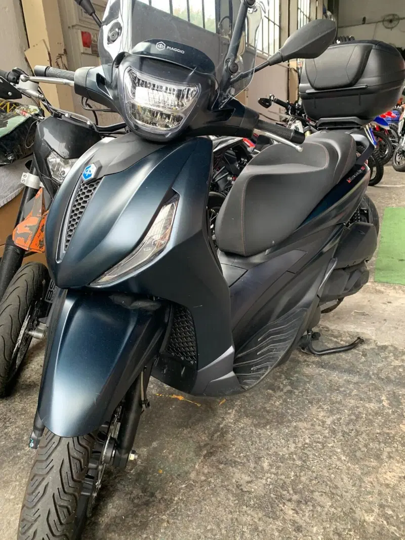 Piaggio Beverly 300 S ABS-ASR (2021 - 25) (2)