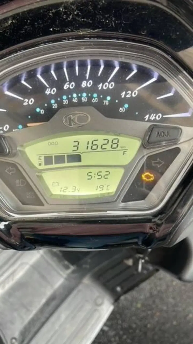 Kymco Like 125 Sport (2021 - 25) (3)