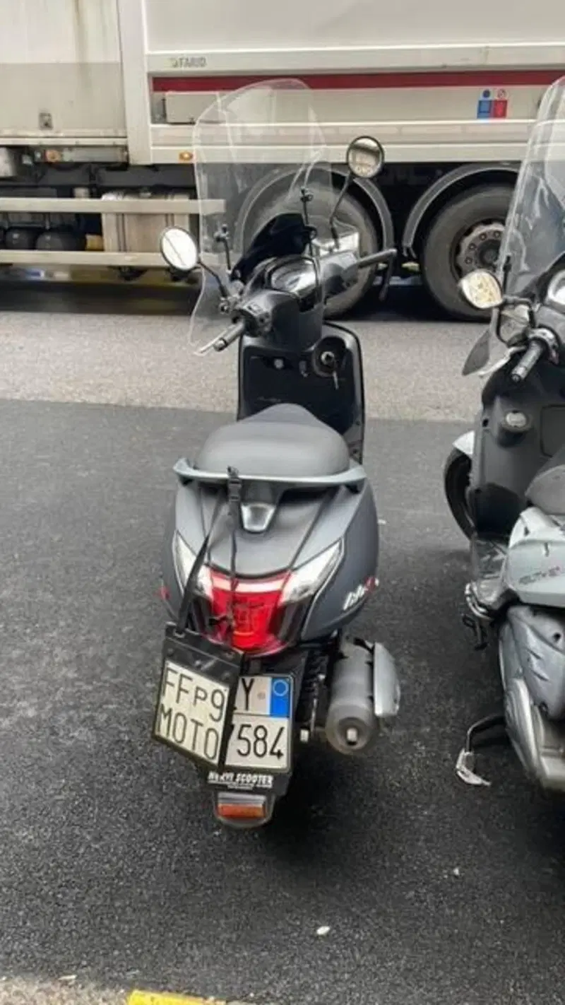 Kymco Like 125 Sport (2021 - 25) (5)