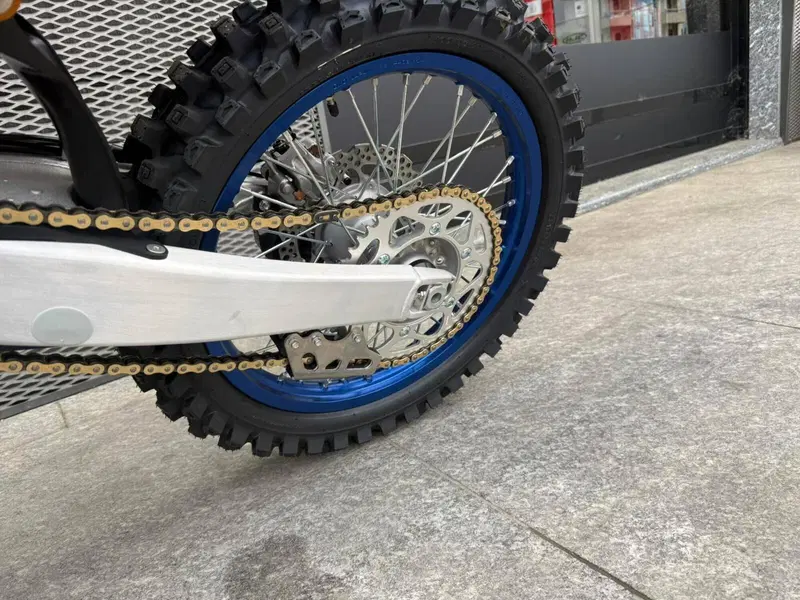 Yamaha YZ 125 (2026) (5)
