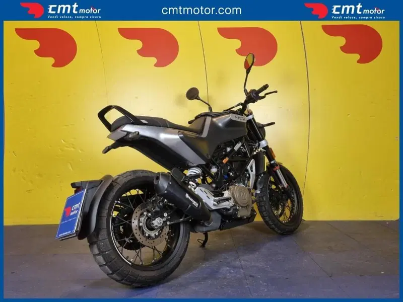 Husqvarna Svartpilen 401 (2021 - 23) (4)