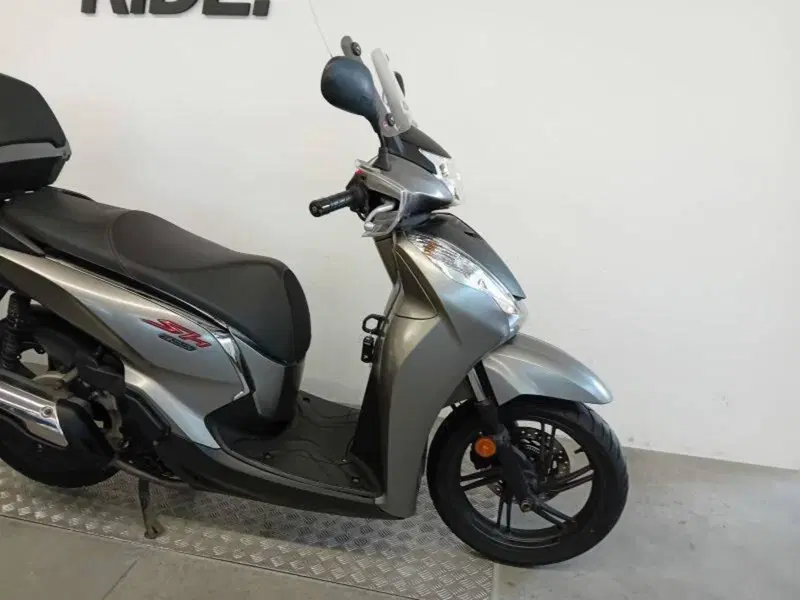 Honda SH 300 i ABS (2016 - 20) (7)