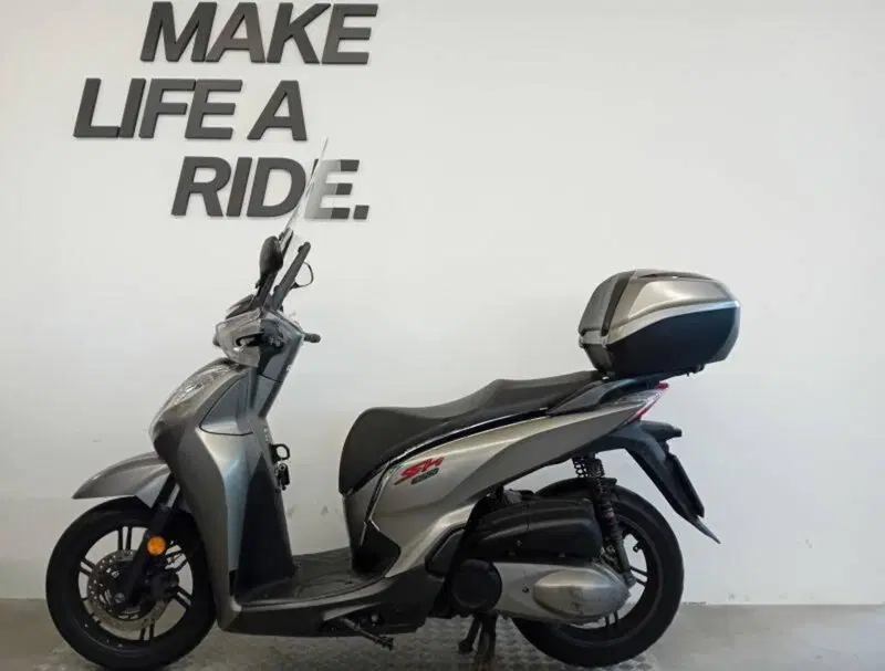Honda SH 300 i ABS (2016 - 20) (2)