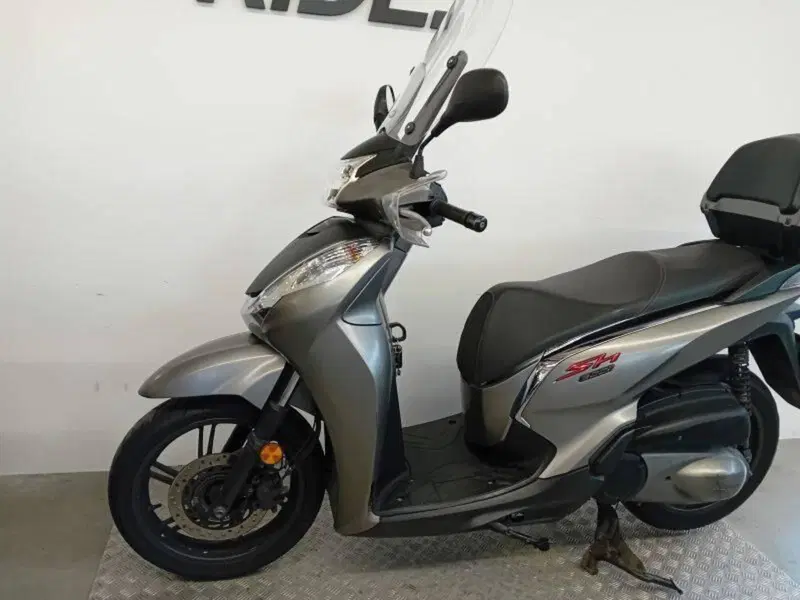 Honda SH 300 i ABS (2016 - 20) (4)