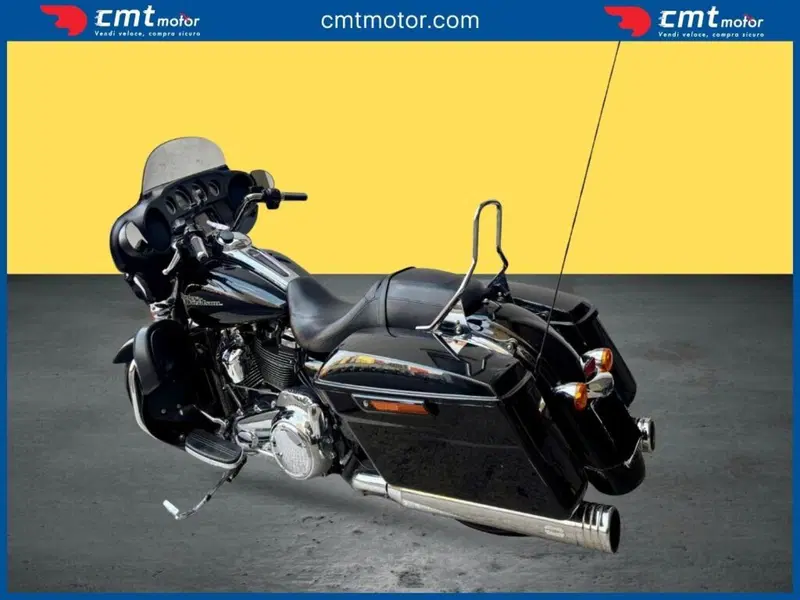 Harley-Davidson 107 Street Glide (2017 - 19) - FLHX (4)