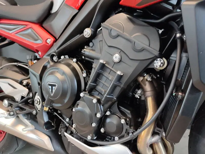 Triumph Street Triple 765 RX (2026) (3)