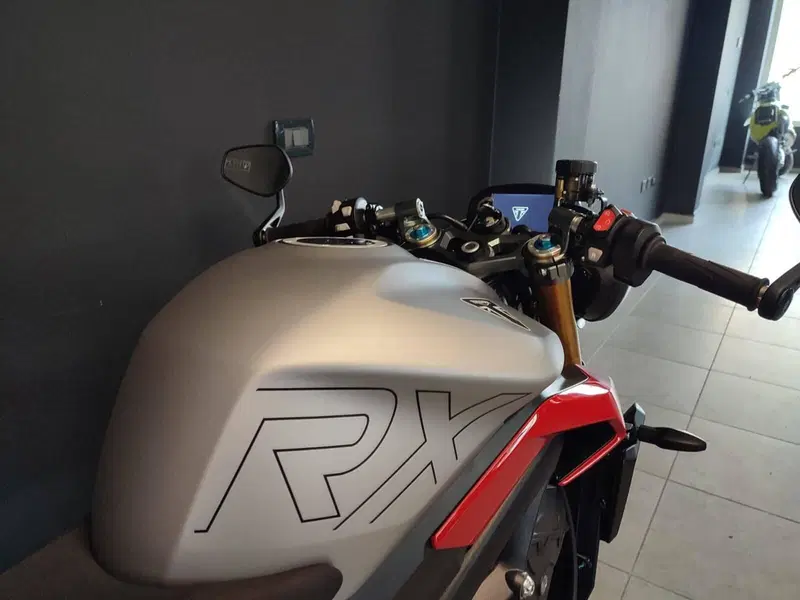 Triumph Street Triple 765 RX (2026) (5)