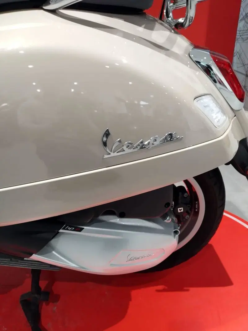 Vespa GTS 300 Super (2023 - 24) (4)