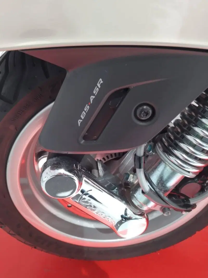 Vespa GTS 300 Super (2023 - 24) (5)