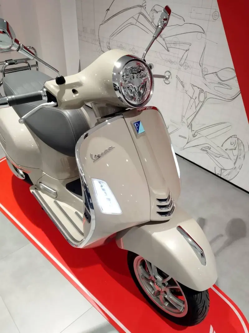 Vespa GTS 300 Super (2023 - 24) (7)