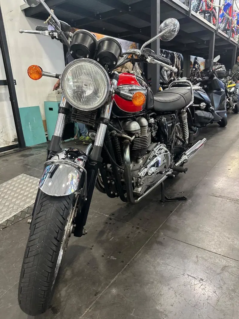 Triumph Bonneville T100 (2001 - 07)