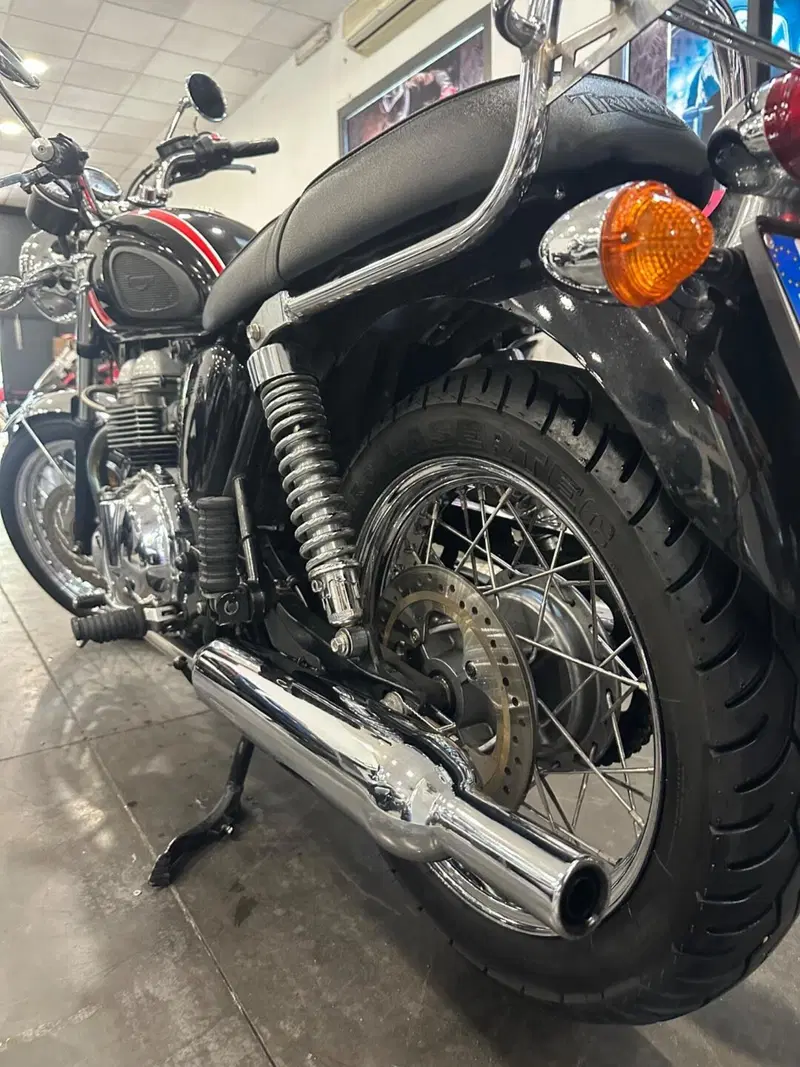 Triumph Bonneville T100 (2001 - 07) (11)