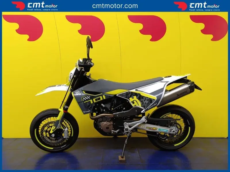 Husqvarna 701 Supermoto (2022) (3)