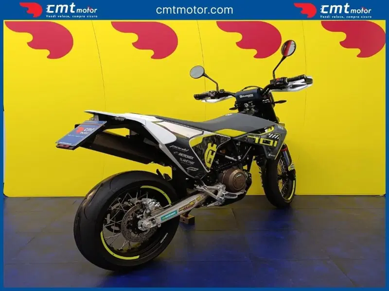 Husqvarna 701 Supermoto (2022) (4)