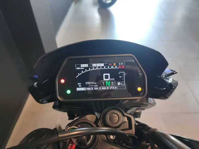 Yamaha MT-10 SP (2022 - 25) (5)