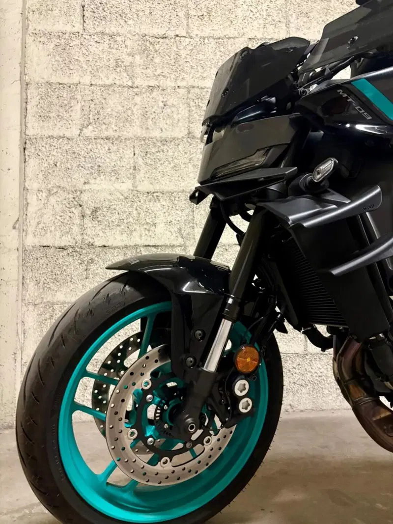Yamaha MT-09 Y-AMT (2024 - 26) (2)