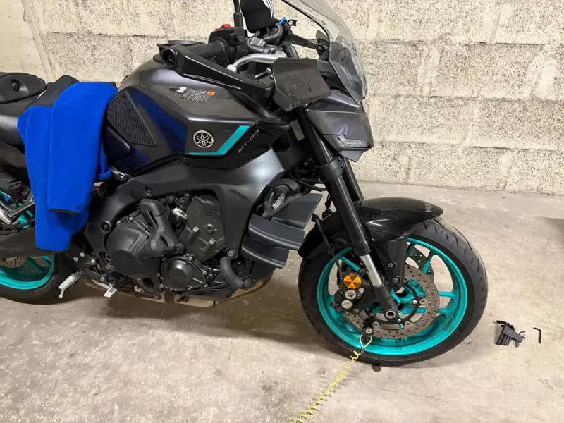 Yamaha MT-09 Y-AMT (2024 - 26) (10)
