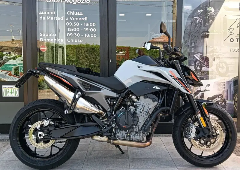KTM 790 Duke L (2023 - 24)