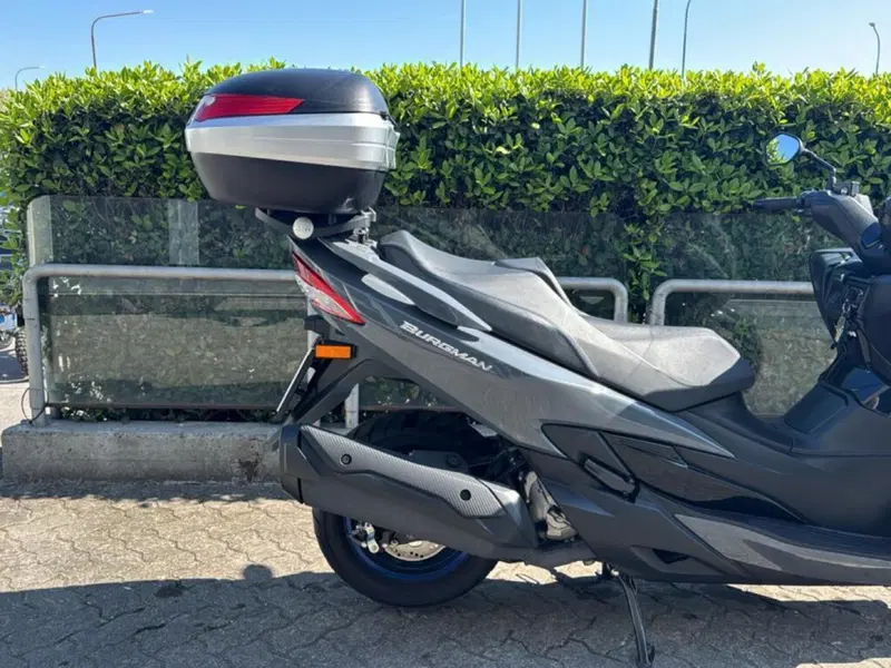Suzuki Burgman 400 (2022 - 24) (9)