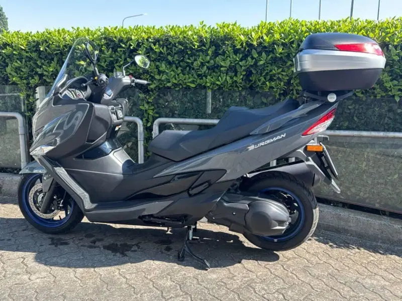 Suzuki Burgman 400 (2022 - 24) (4)