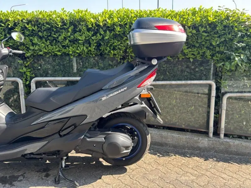 Suzuki Burgman 400 (2022 - 24) (11)
