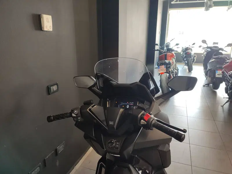 Honda Forza 350 Deluxe (2025 - 26) (3)