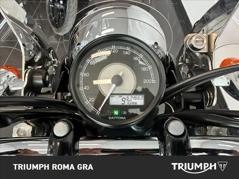 Triumph Bonneville T100 (2008 - 16) (4)