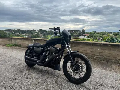 Harley-Davidson 883 Custom (2006 - 07) - XL 883C usata
