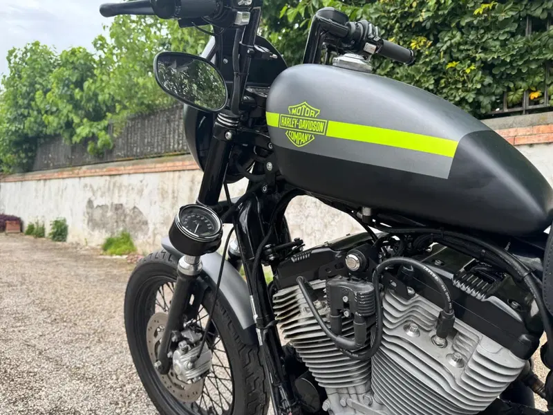 Harley-Davidson 883 Custom (2006 - 07) - XL 883C (7)