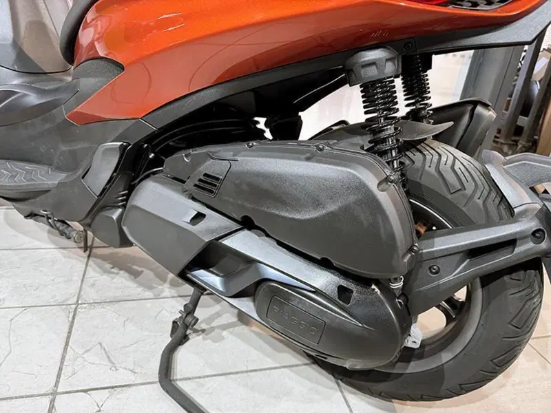 Piaggio Beverly 400 ABS-ASR (2021 - 24) (3)