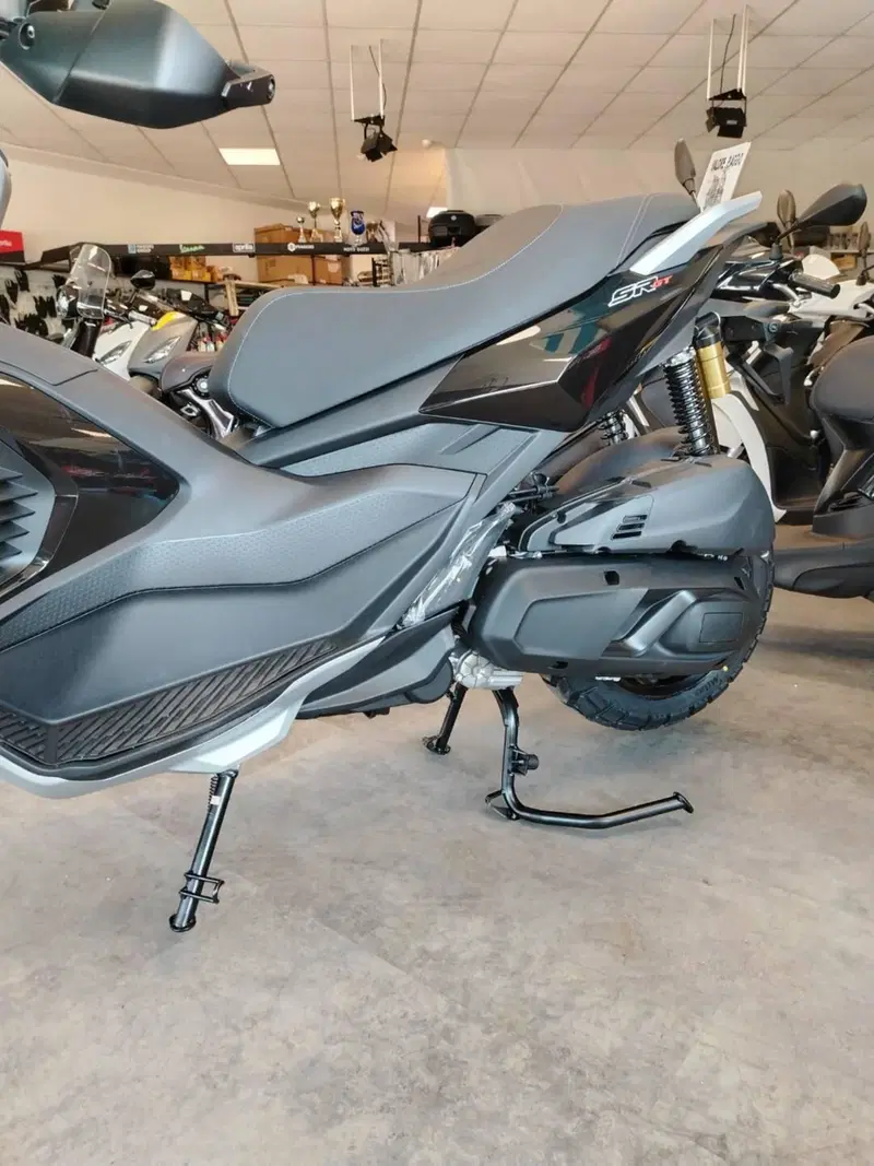Aprilia SR GT 400 (2026) (4)