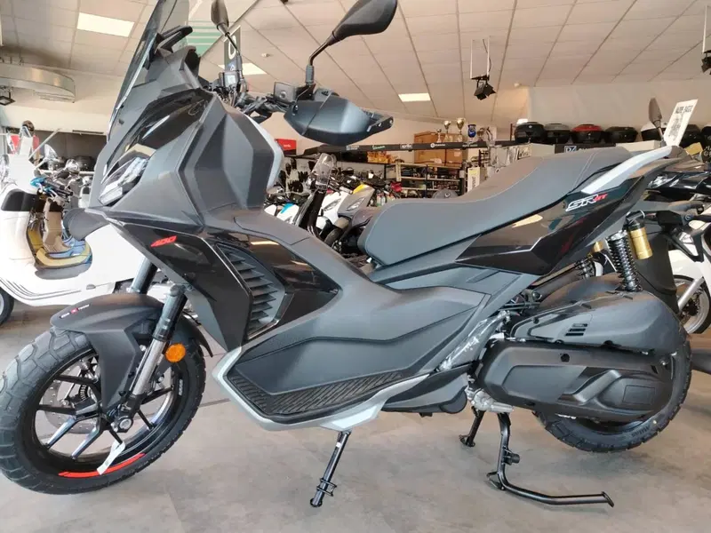 Aprilia SR GT 400 (2026) (5)