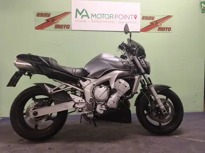 Yamaha FZ6 Fazer (2004 - 07) usata