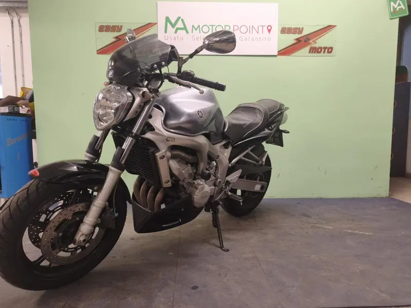 Yamaha FZ6 Fazer (2004 - 07) (2)