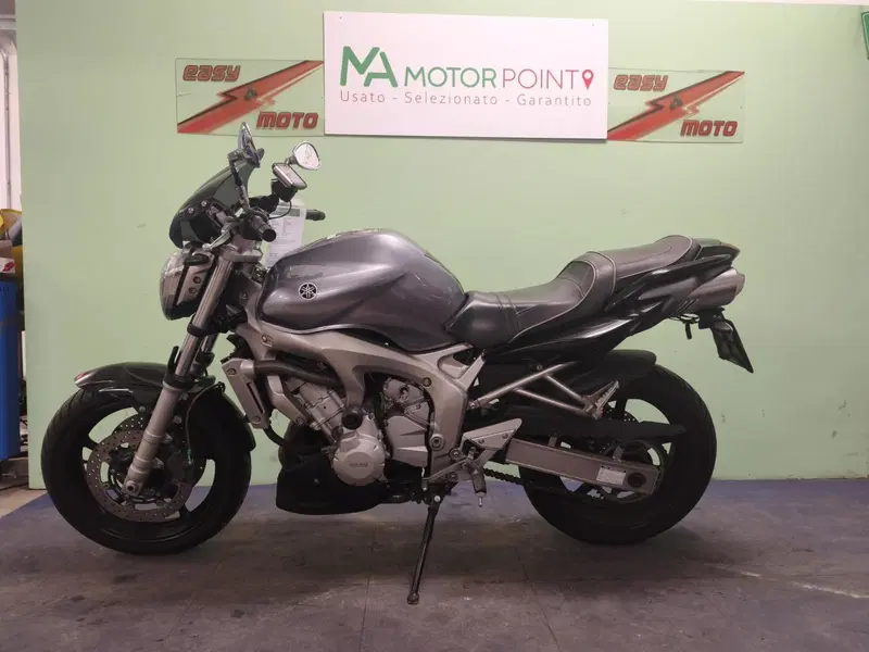 Yamaha FZ6 Fazer (2004 - 07) (4)