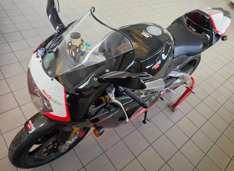 Aprilia RSV 1000 (1998 - 99) (2)