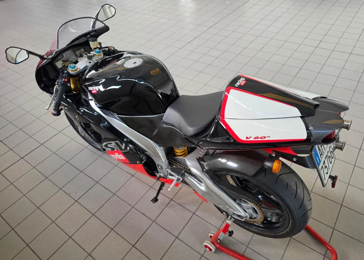 Aprilia RSV 1000 (1998 - 99) (4)
