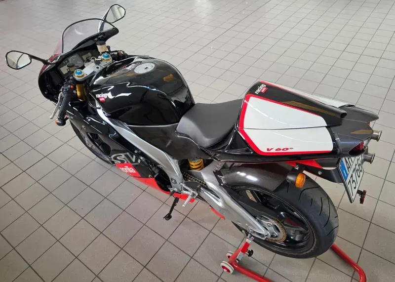 Aprilia RSV 1000 (1998 - 99) (4)
