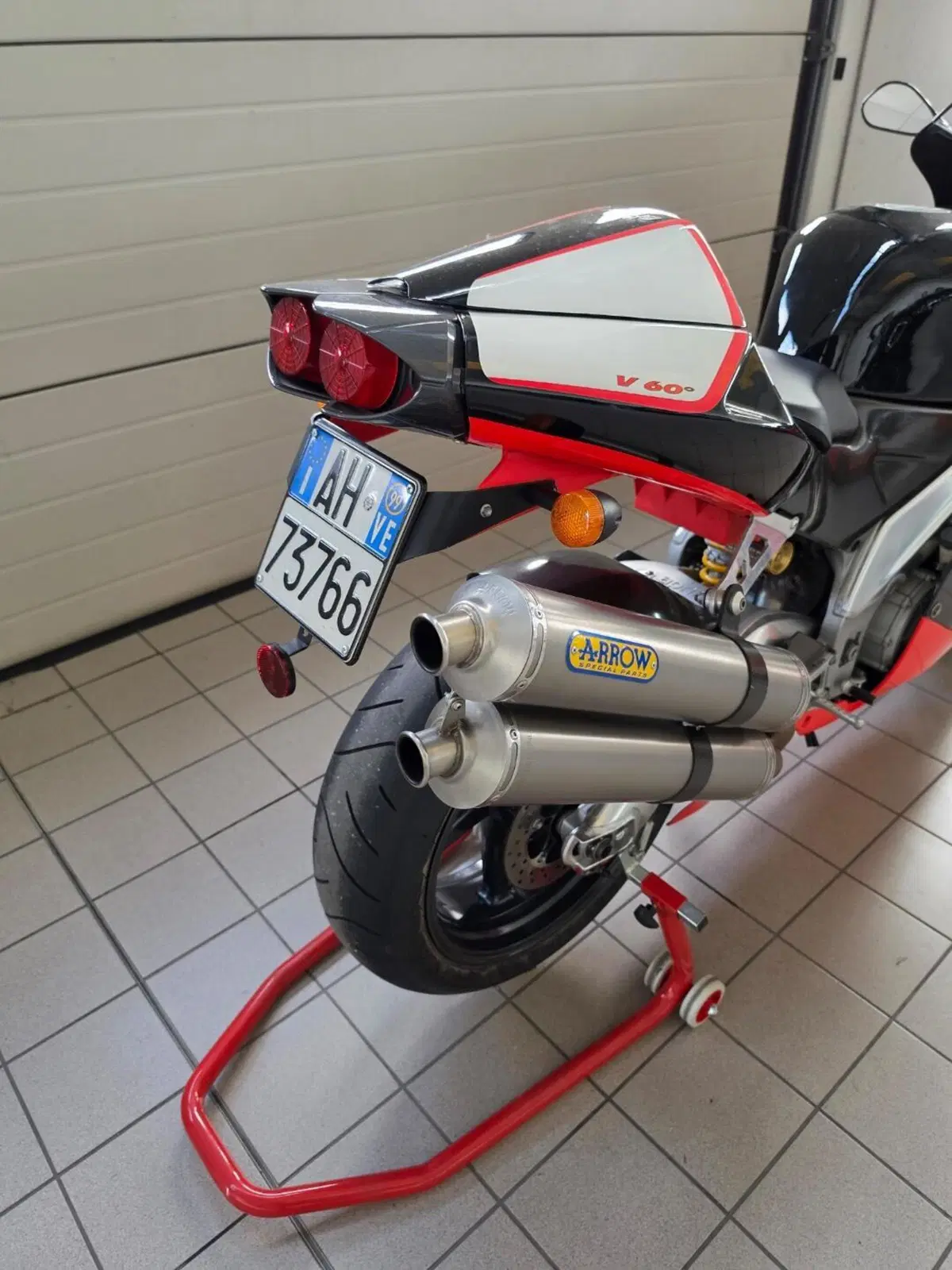 Aprilia RSV 1000 (1998 - 99) (7)