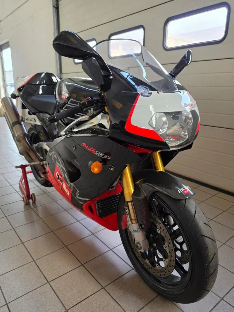 Aprilia RSV 1000 (1998 - 99) (8)