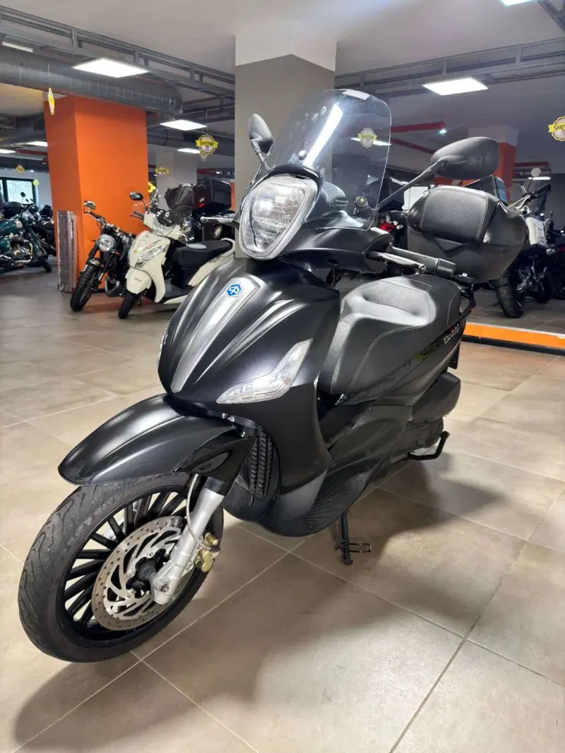 Piaggio Beverly 300 i.e. (2010 - 16) (3)