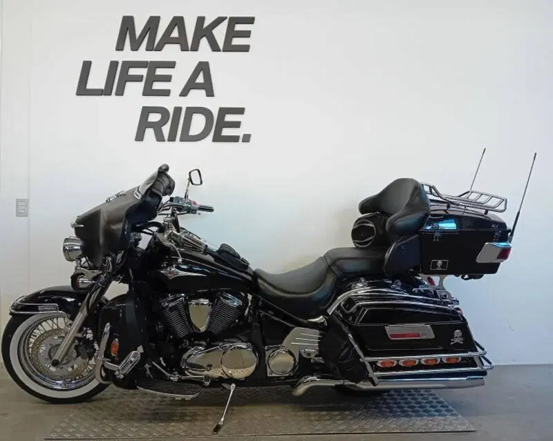 Kawasaki Vulcan VN 900 Custom (2006 - 09) (2)