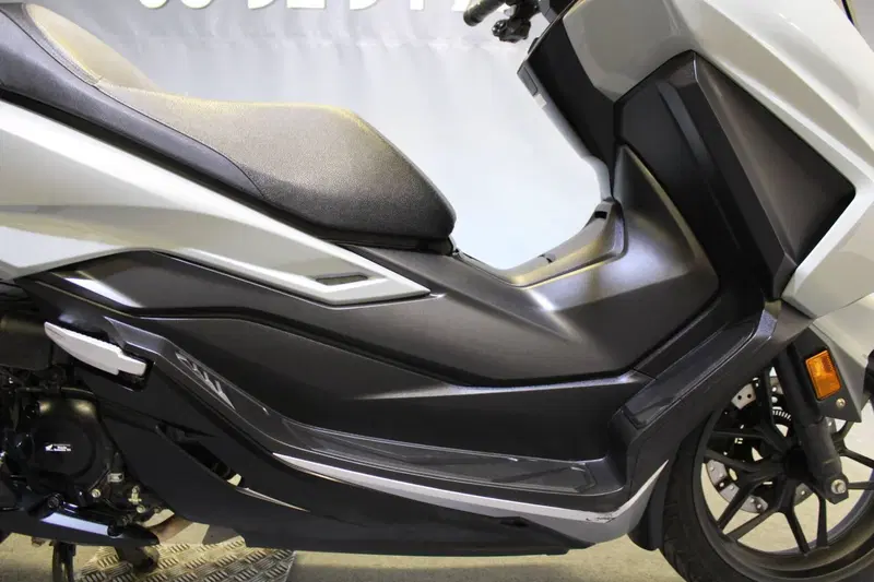 Honda Forza 350 (2022 - 24) (9)