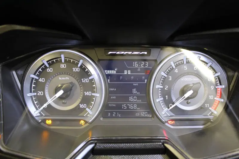 Honda Forza 350 (2022 - 24) (3)